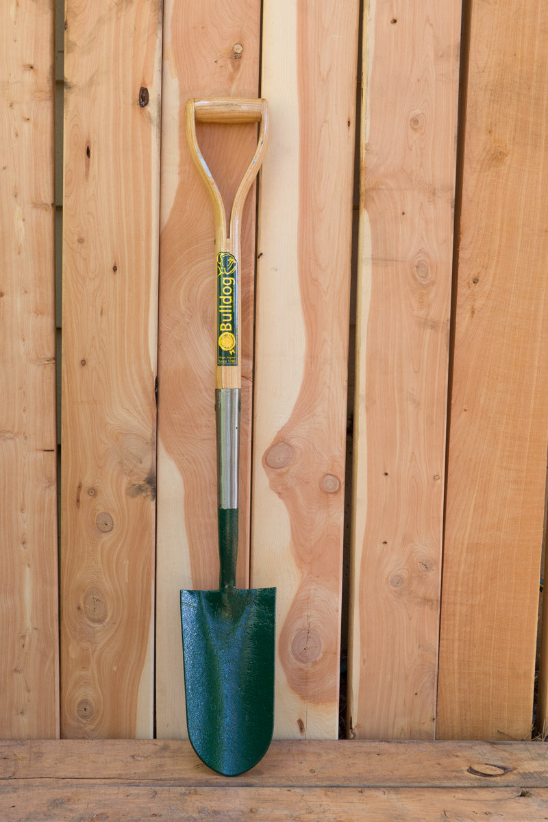 The edging knife, also known as a half-moon edger, is used to clean up garden and lawn borders.