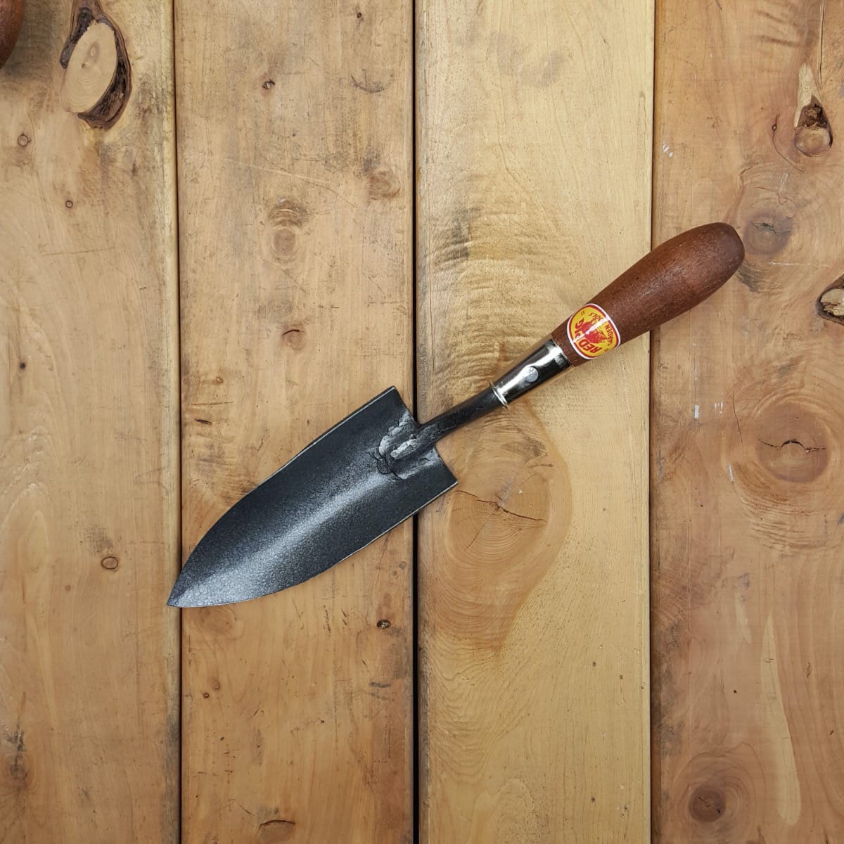 A small trowel good for all day work.