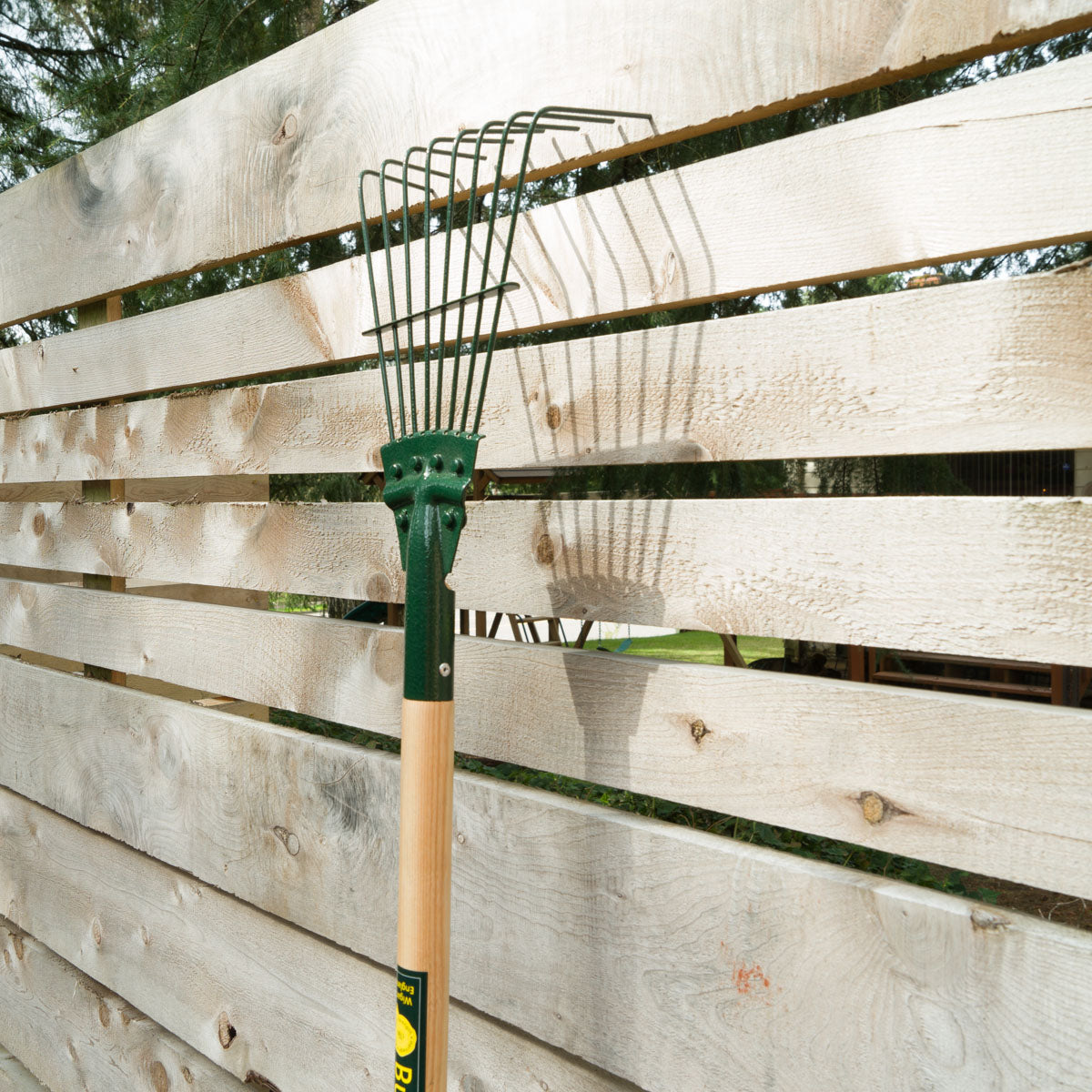 8-Tine Metal Rake (Bulldog)