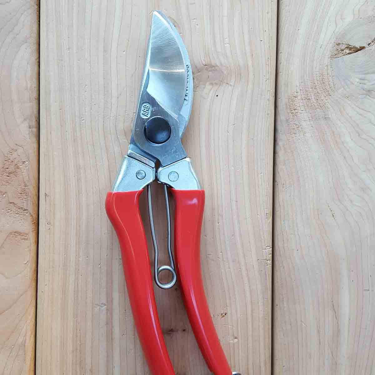 ARS Heavy Duty Drop-Forged Hand Pruner (120S8)