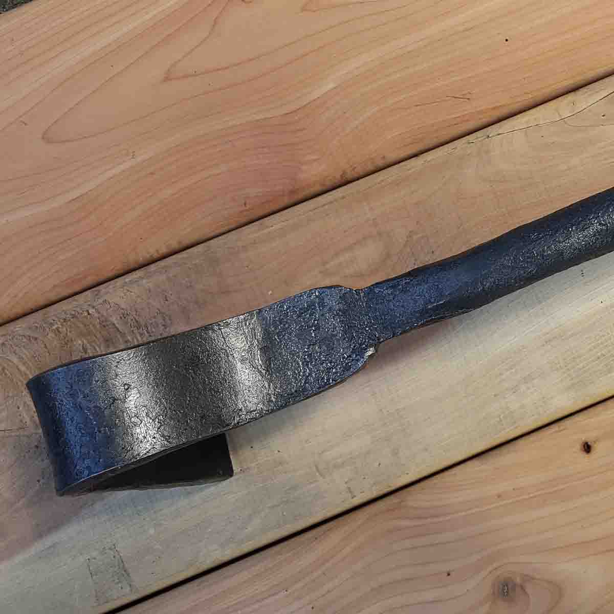 The head size varies in the range of 2 to 3 inches from the bend to the sharpened cutting edge.