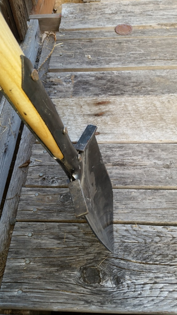 Rabbiting Spade or "Poacher's Spade"