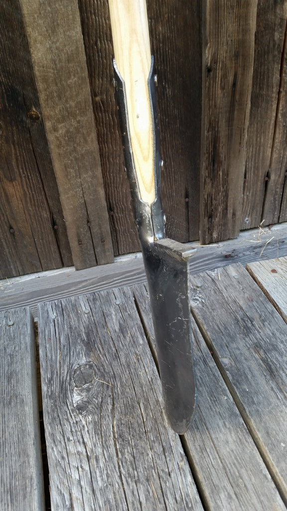 Rabbiting Spade or "Poacher's Spade"