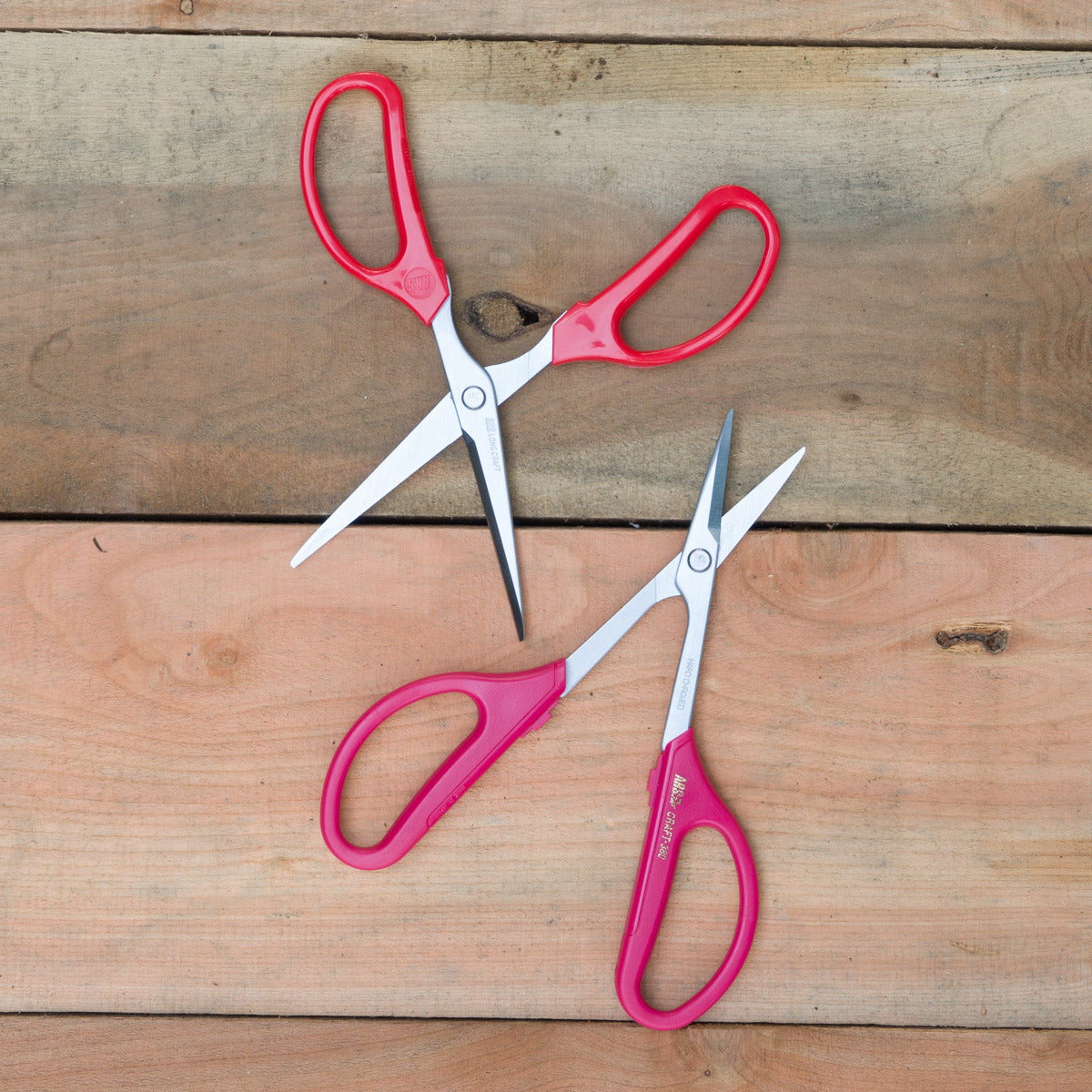 Open scissor comparison left to right: Garden Scissors - Long (340HT), Bonsai Scissors (SS-380)