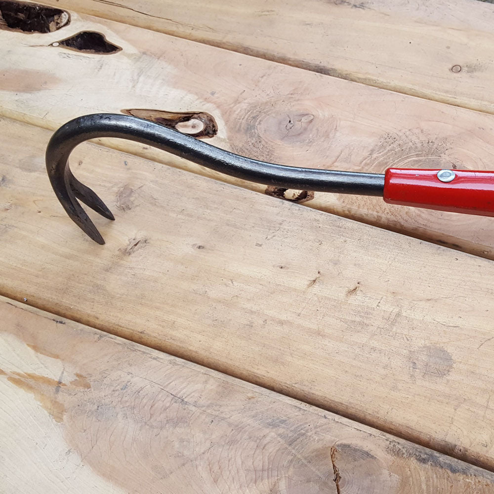 This is the tang-and-ferrule option. Check the long handle hoe options to see what the solid socket connection is like.